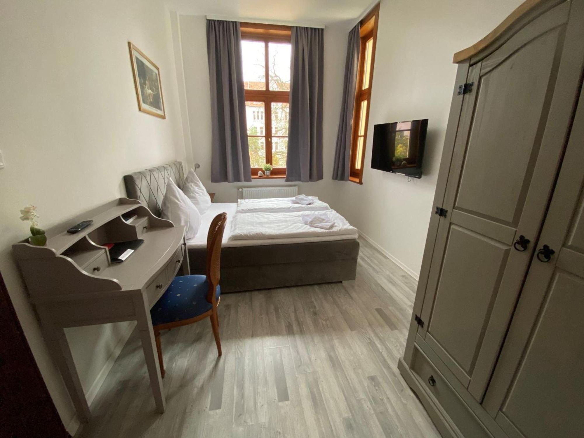 Avalon Bed & Breakfast Themen/- Nichtraucherhotel Hannover Buitenkant foto