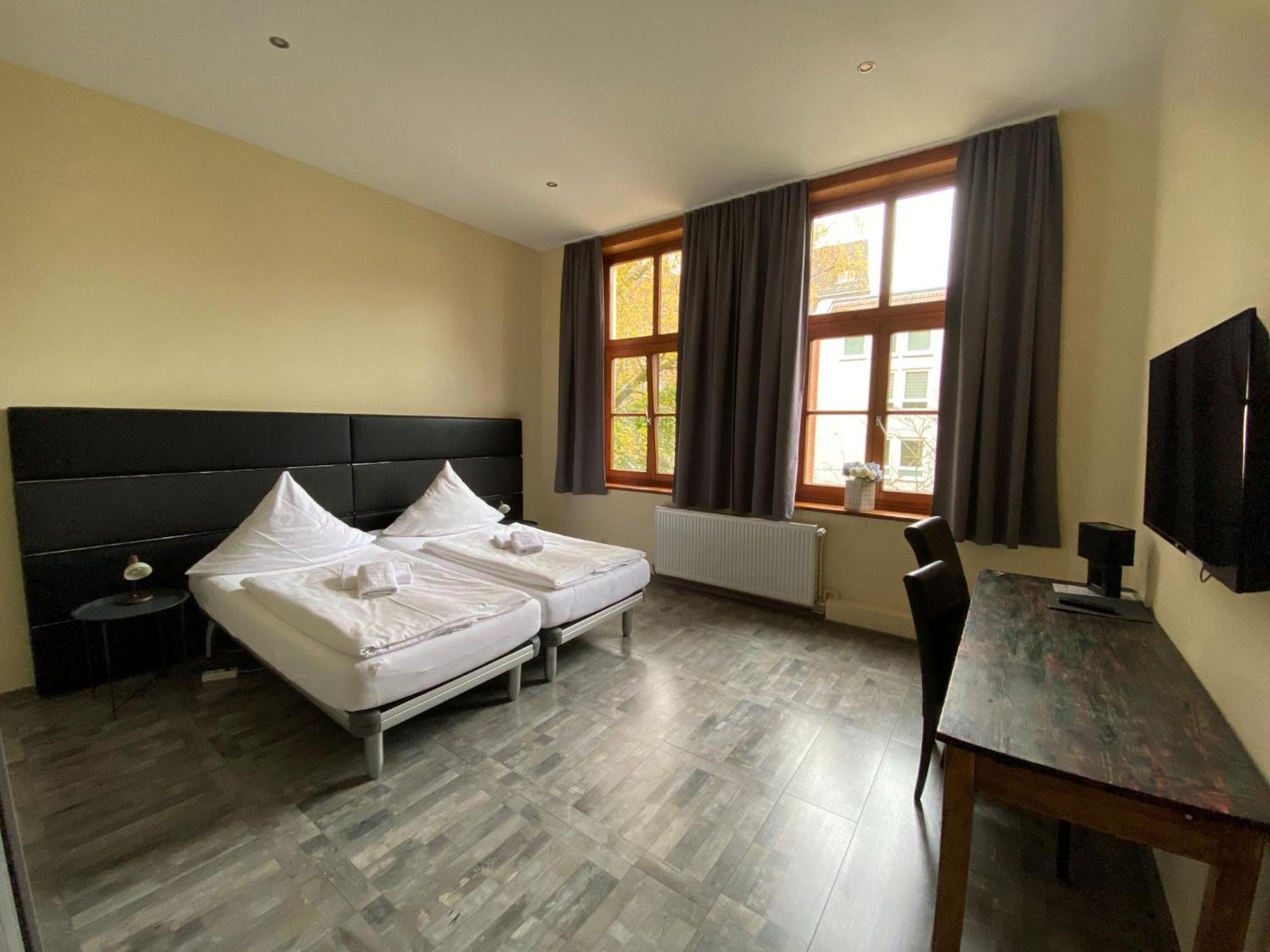Avalon Bed & Breakfast Themen/- Nichtraucherhotel Hannover Buitenkant foto