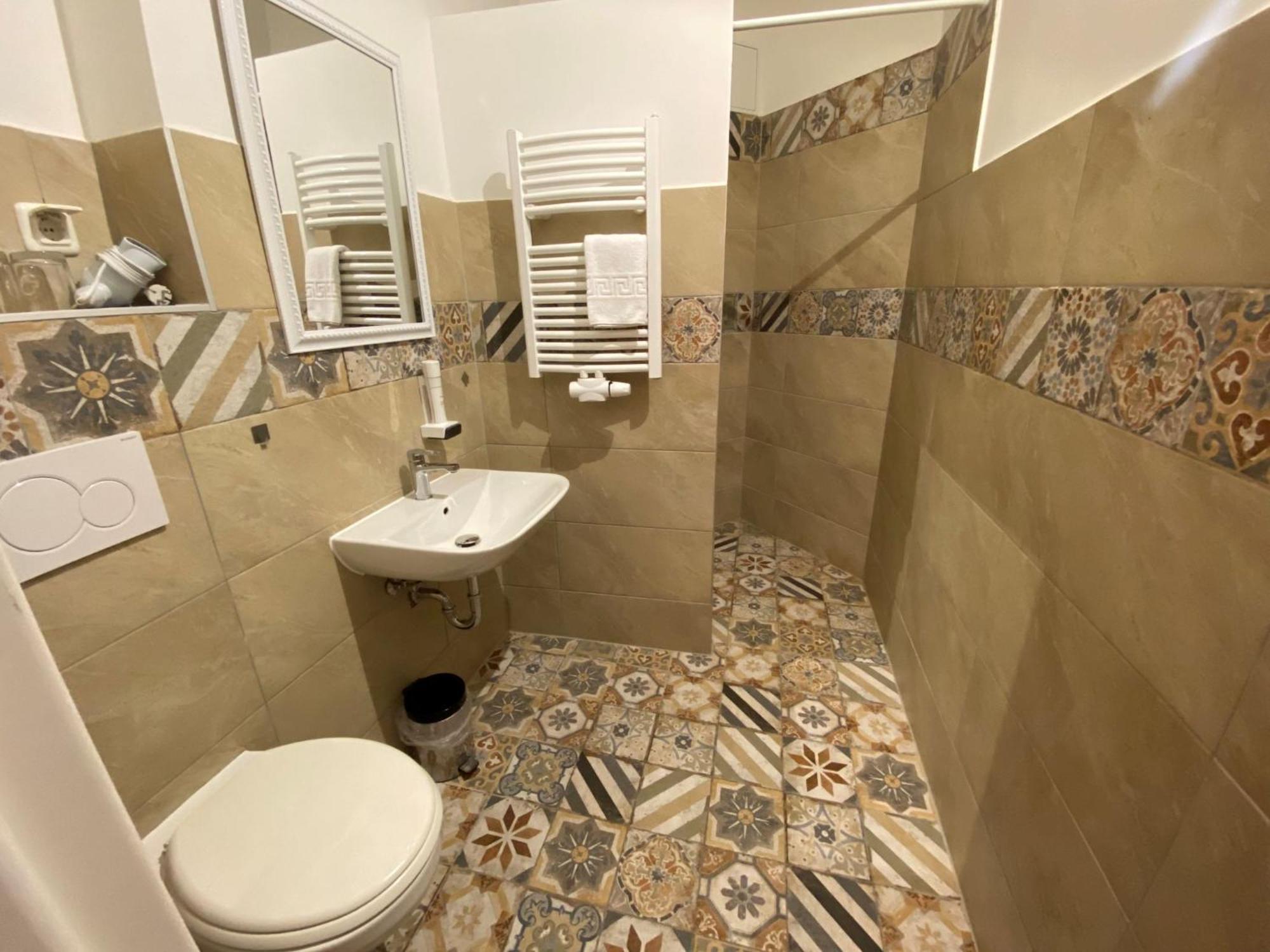 Avalon Bed & Breakfast Themen/- Nichtraucherhotel Hannover Buitenkant foto
